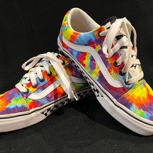 Custom made Van’s, men’s size 5.5, women’s 7, tie dye. Worn twice!
